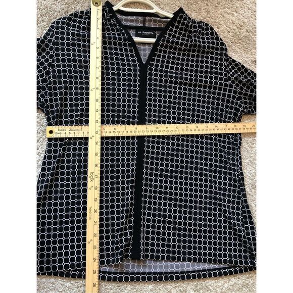Liz Claiborne Career Women’s Black and White Box Design Long Sleeve V Neck Blous - Picture 7 of 7